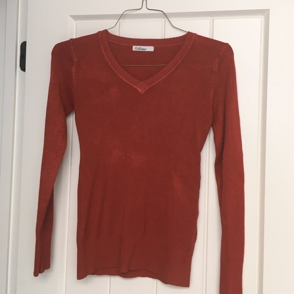 🛍 Orange lightweight sweater